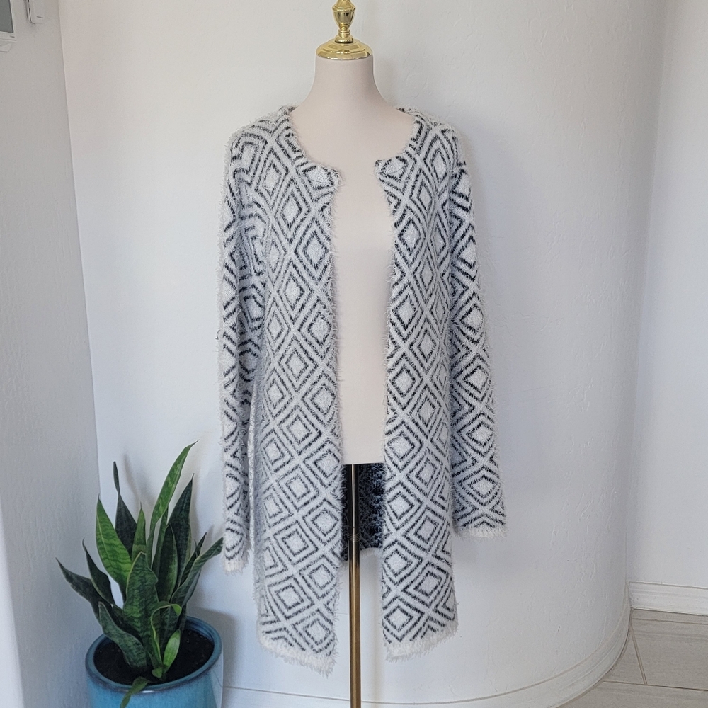 Vintage Cardigan Long Open Geometric Fuzzy Black White Large